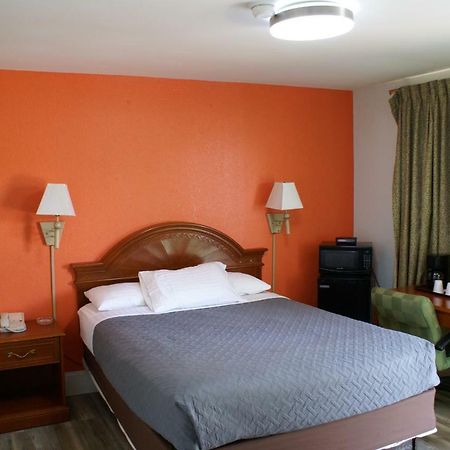 Whispering Pines Motel - Asheville Dış mekan fotoğraf