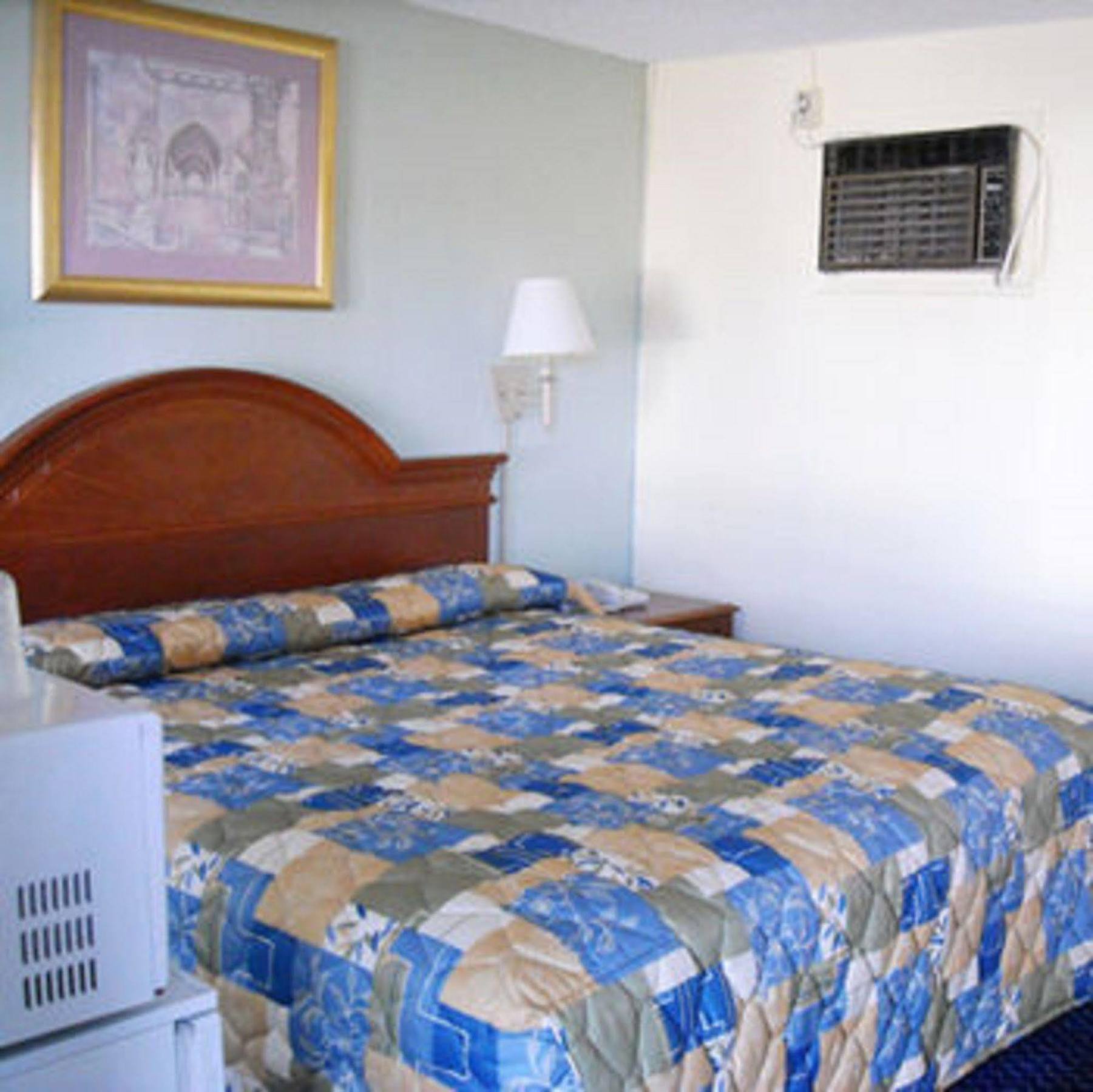 Whispering Pines Motel - Asheville Oda fotoğraf
