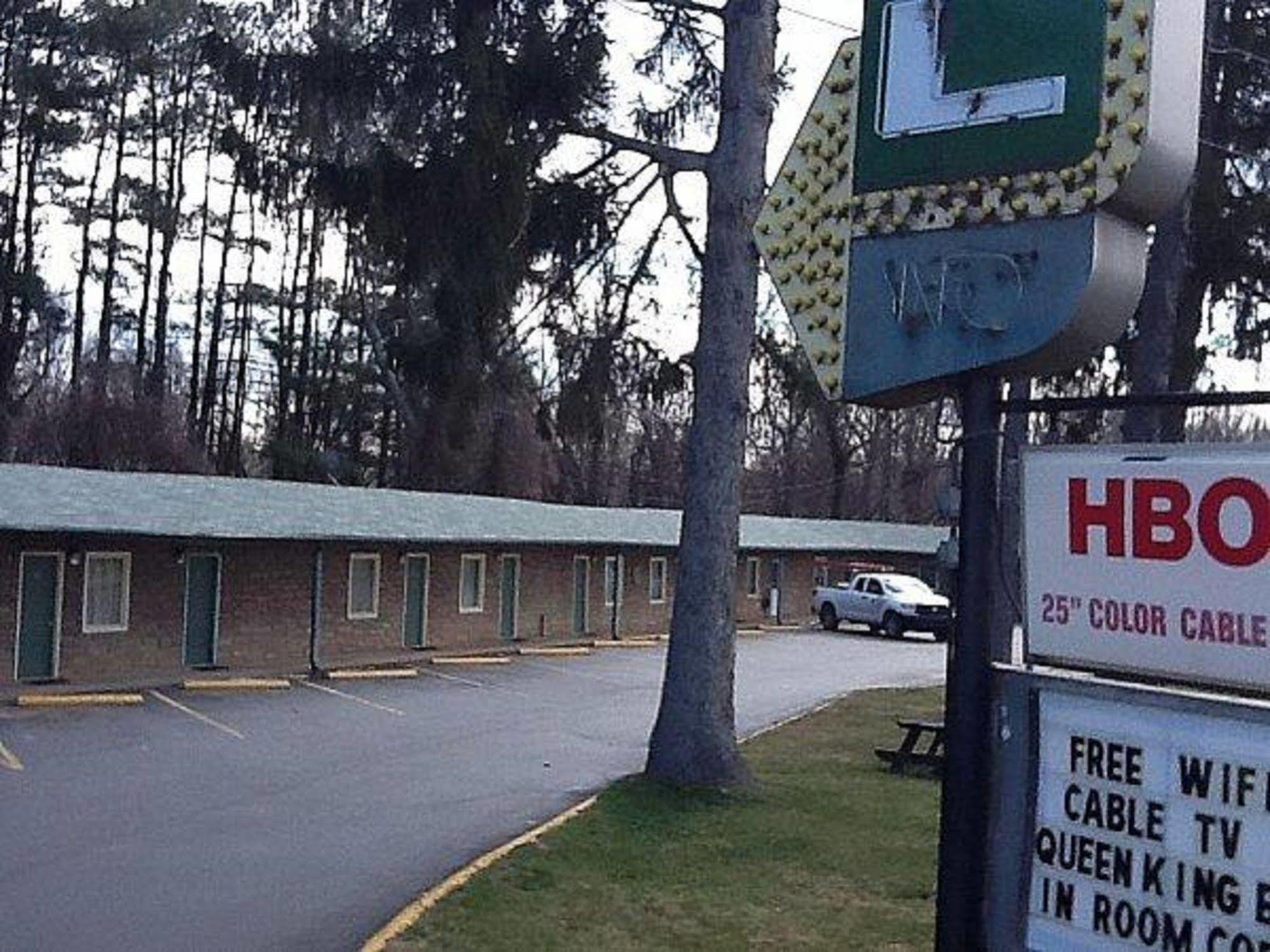 Whispering Pines Motel - Asheville Dış mekan fotoğraf