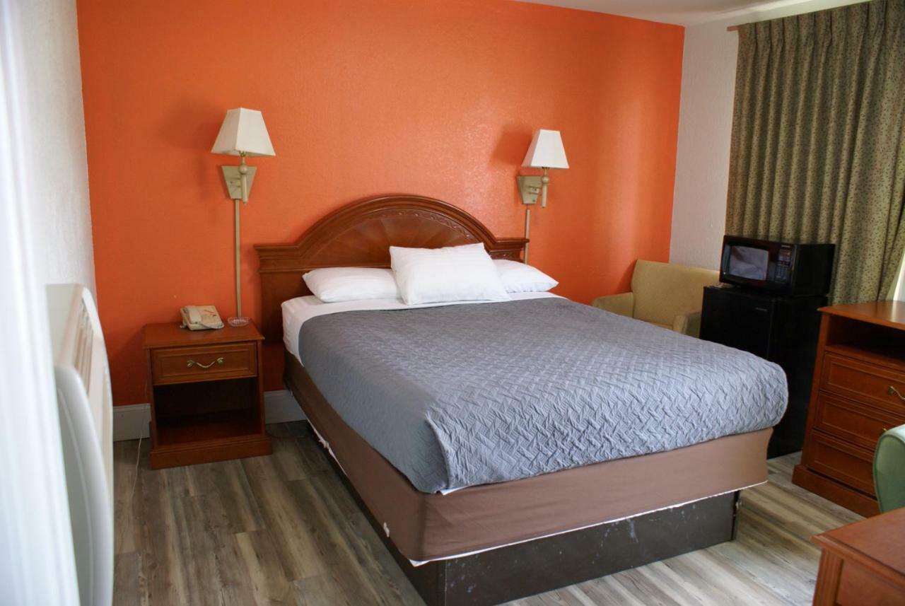 Whispering Pines Motel - Asheville Dış mekan fotoğraf